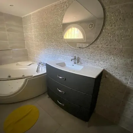 La Petite Villa, à 5 min à pied de la Plage Fontsainte Apartamento